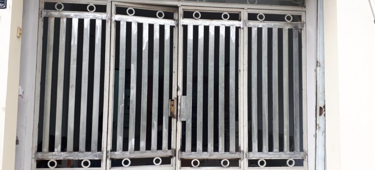 Sửa cửa sắt quận 2 giá rẻ