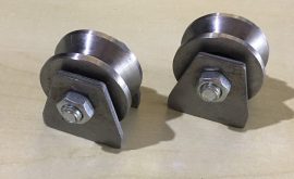 Thay bánh xe cửa kéo sắt quận 3